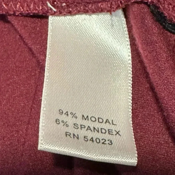 Banana Republic Stretch Women’s XS Burgundy Sleeveless Top - Picture 7 of 7